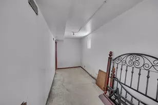 9352 S Woodlawn Ave, Chicago, IL 60619 - Photo 12