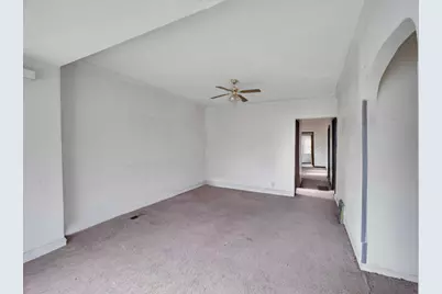 9352 S Woodlawn Avenue, Chicago, IL 60619 - Photo 24