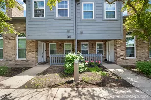 35 Foxcroft Rd, Naperville, IL 60565 - Photo 2