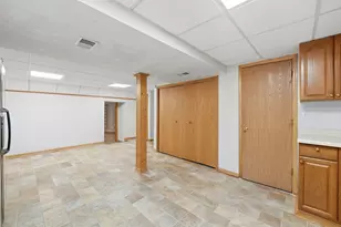 8920 Emerald Ct, Hickory Hills, IL 60457 - Photo 34