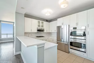600 N Lake Shore Drive #1011, Chicago, IL 60611 - Photo 6