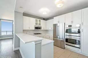 600 N Lake Shore Dr, Chicago, IL 60611 - Photo 6