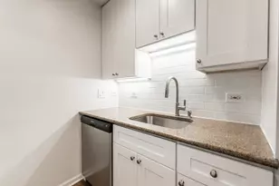 2122 N Lincoln Ave, Chicago, IL 60614 - Photo 6