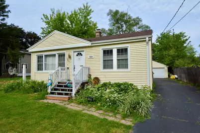 1028 West Drive, South Elgin, IL 60177 - Photo 1
