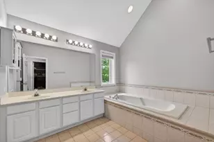 1051 W Sutton Ct, Palatine, IL 60067 - Photo 26