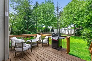 1051 W Sutton Ct, Palatine, IL 60067 - Photo 36