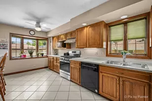 353 S Princeton Ave, Itasca, IL 60143 - Photo 4