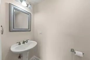9521 Shields Ave, Brookfield, IL 60513 - Photo 16