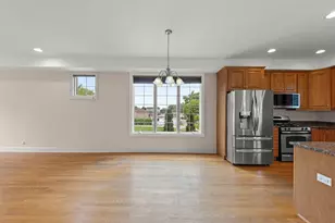 9521 Shields Ave, Brookfield, IL 60513 - Photo 6