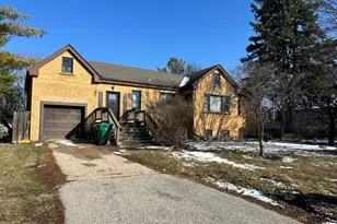 267 10th St, Wheeling, IL 60090 - Photo 1
