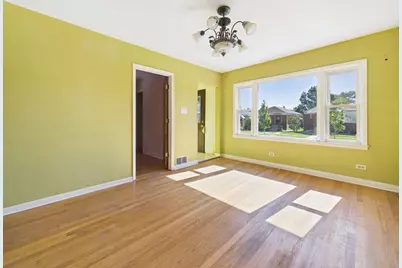 2716 N 75th Court, Elmwood Park, IL 60707 - Photo 4