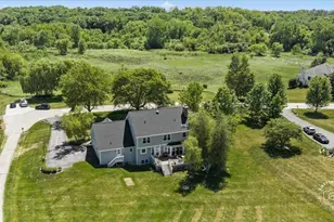 39W016 W Hilltop Dr, Saint Charles, IL 60175 - Photo 32