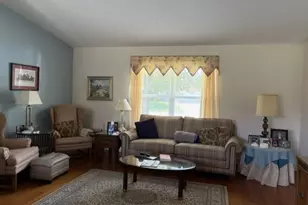 1017 31st St, Peru, IL 61354 - Photo 2