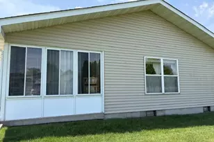 1017 31st St, Peru, IL 61354 - Photo 12