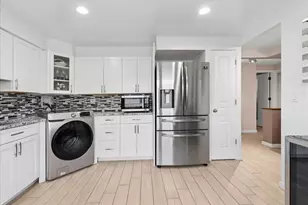 5332 W Windsor Ave, Chicago, IL 60630 - Photo 6