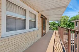 5332 W Windsor Ave, Chicago, IL 60630 - Photo 2