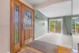 563 N Woodfield Trail, Roselle, IL 60172 - Photo 8