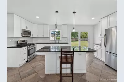 909 Northfield Avenue, Harvard, IL 60033 - Photo 2
