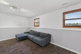 909 Northfield Ave, Harvard, IL 60033 - Photo 16