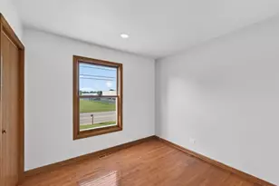 909 Northfield Ave, Harvard, IL 60033 - Photo 14