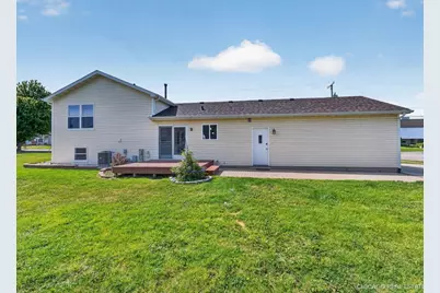 909 Northfield Avenue, Harvard, IL 60033 - Photo 20