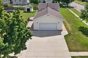 909 Northfield Ave, Harvard, IL 60033 - Photo 22