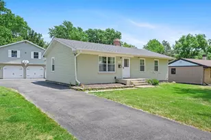 7665 Sprucewood Ave, Woodridge, IL 60517 - Photo 2
