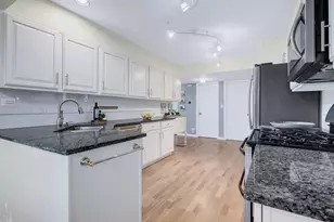 30W032 Laurel Ct, Warrenville, IL 60555 - Photo 14