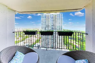 1960 N Lincoln Park W, Chicago, IL 60614 - Photo 14