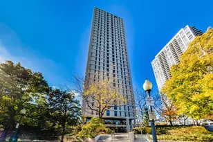 1960 N Lincoln Park W, Chicago, IL 60614 - Photo 2