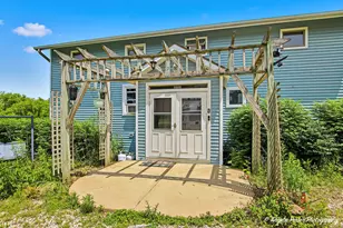 9602 Wright Rd, Harvard, IL 60033 - Photo 2
