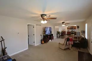 230 Fairfax St, Carlyle, IL 62231 - Photo 6