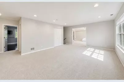 1047 Wheatland Drive, Crystal Lake, IL 60014 - Photo 28
