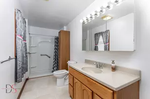 215 De Soto St, Ottawa, IL 61350 - Photo 6