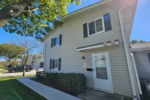 134 Shattuck Ct, Schaumburg, IL 60194 - Photo 2
