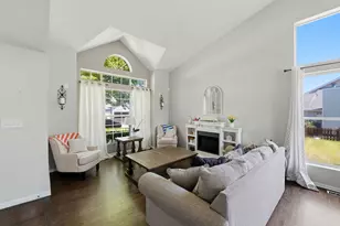 791 Brookline St, South Elgin, IL 60177 - Photo 4