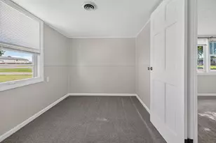 102 N Woodlawn St, Downs, IL 61736 - Photo 8