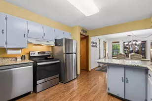 3607 W Clover Ave, McHenry, IL 60050 - Photo 12