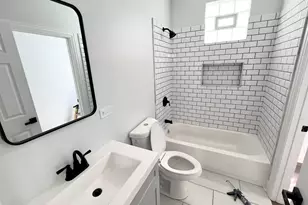 3933 N Clarendon Ave, Chicago, IL 60613 - Photo 12