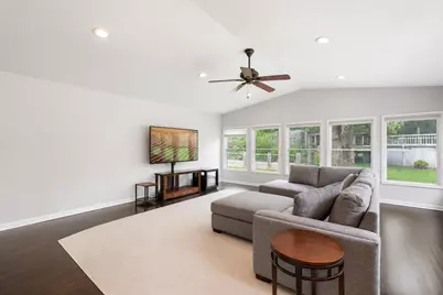 606 Country Club Drive, Itasca, IL 60143 - Photo 10