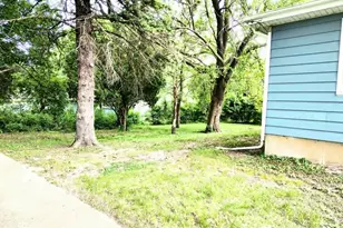 2416 Ashland Ave, Rockford, IL 61101 - Photo 14