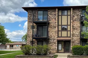 124 Klein Creek Ct, Carol Stream, IL 60188 - Photo 1