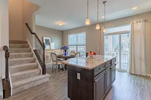 1609 Deer Pointe Dr, South Elgin, IL 60177 - Photo 4