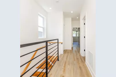 544 N Lawndale Avenue, Chicago, IL 60624 - Photo 22