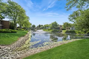 137 Avon Rd, Northbrook, IL 60062 - Photo 22