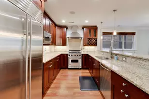 844 W Roscoe St, Chicago, IL 60657 - Photo 10
