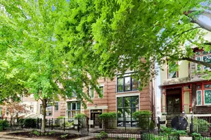 844 W Roscoe St, Chicago, IL 60657 - Photo 1