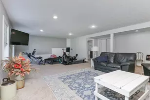 2402 Sanford Ln, Normal, IL 61761 - Photo 36