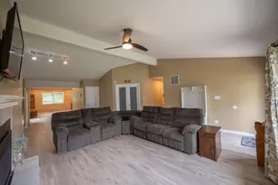 125 Cheri Ln, Antioch, IL 60002 - Photo 6