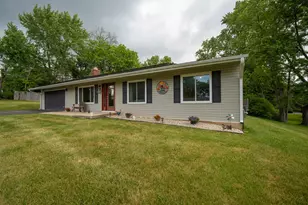 125 Cheri Ln, Antioch, IL 60002 - Photo 2